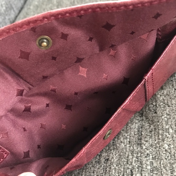 Red leather Fossil wallet distressed - Picture 9 of 14